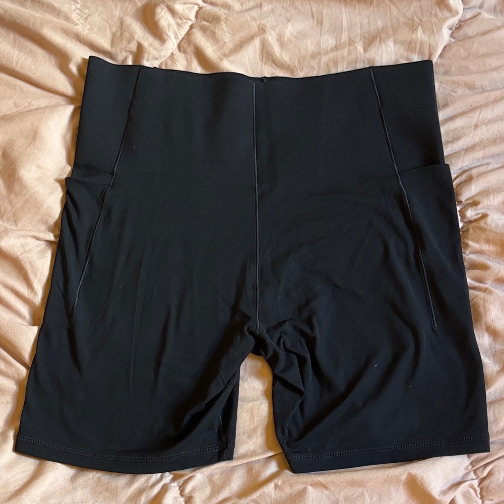 Offline by aerie Real Me extra hold up pocket 7” biker shorts! - Picture 6 of 6